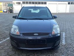 Grau Gebraucht 2008 Ford Fiesta Ambiente Limousine | 1.700 € (Superpreis)