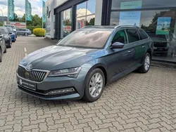 Grau Gebraucht 2019 Skoda Superb Premium Edition Kombi | 19.980 € (Fairer Preis)