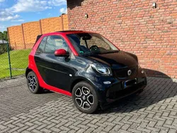 Rot Gebraucht 2018 Smart ForTwo Cabrio Basis Cabrio | 12.600 € (Guter Preis)