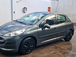 Andere außenfarben Gebraucht 2009 Peugeot 207 Limousine | 1.000 €