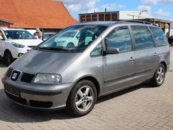 Grau Gebraucht 2004 Seat Alhambra Van / Kleinbus | 3.890 € (Teuer)