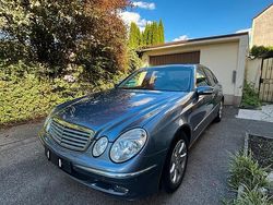 Blau Gebraucht 2005 Mercedes E240 Limousine | 8.500 €