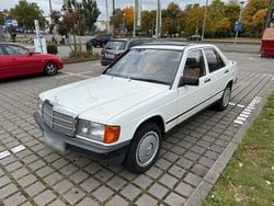 Weiß Gebraucht 1985 Mercedes 190 Limousine | 6.999 €