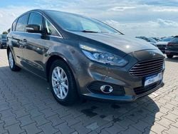 Grau Gebraucht 2016 Ford S-MAX Titanium Van / Kleinbus | 17.300 € (Guter Preis)