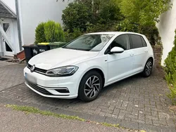 Weiß Gebraucht 2019 VW Golf VII Business Limousine | 16.500 € (Fairer Preis)