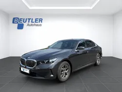 Grau Gebraucht 2025 BMW 520 Sport Line Limousine | 46.950 € (Fairer Preis)