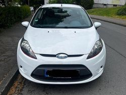 Weiß Gebraucht 2009 Ford Fiesta Kleinwagen | 2.300 € (Fairer Preis)