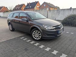 Grau Gebraucht 2010 Opel Astra Edition Kombi | 3.300 € (Guter Preis)