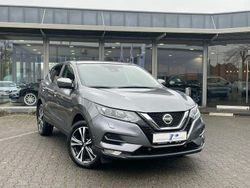 Grau Gebraucht 2020 Nissan Qashqai N-Connecta SUV | 18.390 € (Fairer Preis)