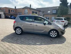 Muskatgrau/muskat braun(m2) Gebraucht 2011 Opel Meriva Design Edition Van / Kleinbus | 3.950 € (Guter Preis)