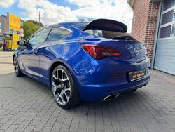 Flash blue (metallic) Gebraucht 2017 Opel Astra OPC Coupé | 20.280 € (Teuer)