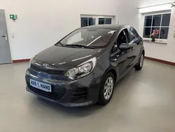 Grau Gebraucht 2015 Kia Rio Start Kleinwagen | 6.999 € (Fairer Preis)