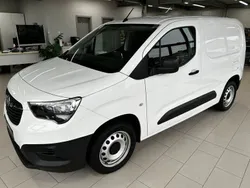 Weiß Gebraucht 2020 Opel Combo Selection Van / Kleinbus | 12.270 € (Fairer Preis)