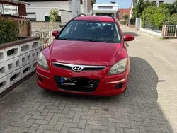 Rot Gebraucht 2010 Hyundai i30 Kombi | 2.800 € (Guter Preis)