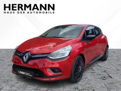 Rot Gebraucht 2017 Renault Clio IV LIMITED Limousine | 9.669 € (Etwas zu teuer)