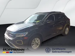 Deep black perleffekt Gebraucht 2024 VW T-Roc Life SUV | 22.490 € (Guter Preis)