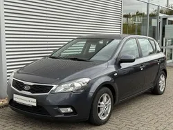 Grau Gebraucht 2010 Kia Ceed 2 Limousine | 3.650 € (Teuer)