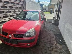Rot Gebraucht 2001 Renault Clio II Kleinwagen | 900 € (Guter Preis)