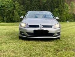 Beige Gebraucht 2013 VW Golf VII Trendline Limousine | 8.580 € (Etwas zu teuer)