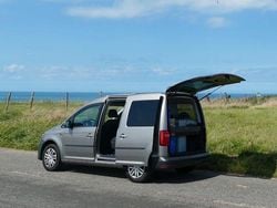 Beige Gebraucht 2020 VW Caddy Trendline Van / Kleinbus | 16.120 € (Guter Preis)