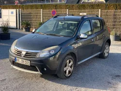 Grau Gebraucht 2010 Dacia Sandero Stepway Kleinwagen | 3.190 € (Fairer Preis)