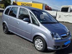 Grau Gebraucht 2010 Opel Meriva Selection Van / Kleinbus | 4.750 € (Fairer Preis)