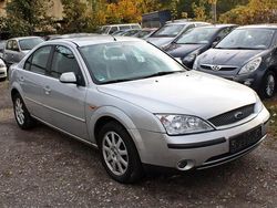 Silber Gebraucht 2001 Ford Mondeo Trend Limousine | 699 € (Fairer Preis)