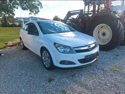 Weiß Gebraucht 2009 Opel Astra GTC Eco Coupé | 2.200 € (Fairer Preis)