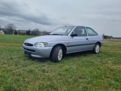 Silber Gebraucht 1995 Ford Escort Limousine | 1.300 €