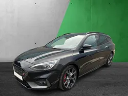 Obsidianschwarz metallic Gebraucht 2022 Ford Focus ST Kombi | 28.990 € (Fairer Preis)