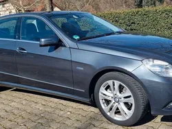 Grau Gebraucht 2010 Mercedes E200 Avantgarde Limousine | 8.500 € (Superpreis)
