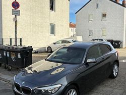 Silber Gebraucht 2016 BMW 120 M Sport Kleinwagen | 8.499 €