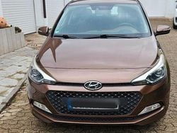 Braun Gebraucht 2016 Hyundai i20 Classic Kleinwagen | 7.400 € (Fairer Preis)