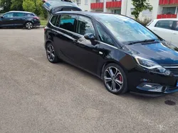 Schwarz Gebraucht 2017 Opel Zafira Innovation Van / Kleinbus | 13.750 € (Teuer)