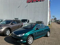 Grün Gebraucht 2004 Peugeot 206 CC Roland Garros Cabrio | 790 € (Superpreis)