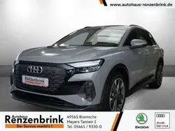 Grau (kieselgrau) Gebraucht 2023 Audi e-tron Basis SUV | 41.848 €