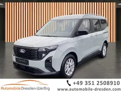 Grau Neu 2025 Ford Tourneo Courier Titanium Van / Kleinbus | 26.980 € (Guter Preis)