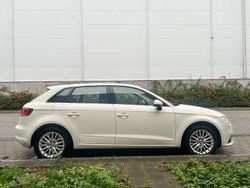 Weiß Gebraucht 2015 Audi A3 Sport Limousine | 11.400 € (Fairer Preis)