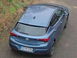 Blau Gebraucht 2016 Opel Astra Innovation Limousine | 8.300 € (Guter Preis)