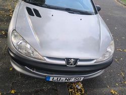 Silber Gebraucht 2001 Peugeot 206 Roland Garros Limousine | 1.300 € (Etwas zu teuer)