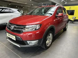 Rot Gebraucht 2015 Dacia Sandero Prestige Kleinwagen | 8.490 € (Fairer Preis)