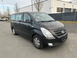 Braun Gebraucht 2017 Hyundai H-1 Premium Van / Kleinbus | 19.290 € (Teuer)