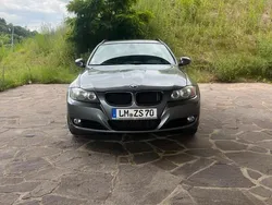Grau Gebraucht 2012 BMW 320 Kombi | 7.500 € (Guter Preis)