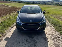Grau Gebraucht 2017 Peugeot 208 Active Kleinwagen | 6.600 € (Fairer Preis)