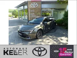 Gold Neu 2025 Toyota Corolla Kombi | 35.590 €