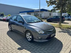 Grau Gebraucht 2011 Hyundai i30 Comfort Limousine | 4.400 € (Etwas zu teuer)