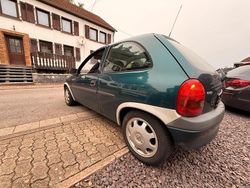 Grün Gebraucht 1997 Opel Corsa Kleinwagen | 900 €