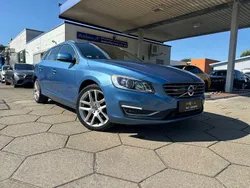 Blau Gebraucht 2016 Volvo V60 Summum Kombi | 12.900 € (Fairer Preis)