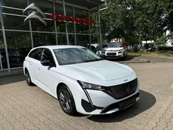 Weiss/typ aussenverkleidung me Gebraucht 2024 Peugeot 308 Allure Kombi | 23.490 € (Superpreis)