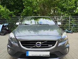 Grau Gebraucht 2013 Volvo V40 R-Design Kombi | 8.400 € (Fairer Preis)